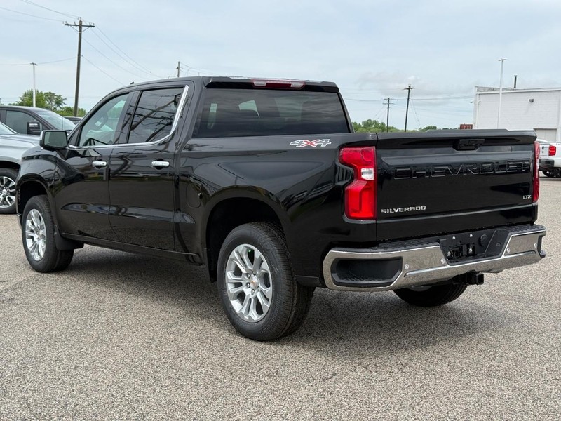 Chevrolet Silverado 1500 Vehicle Full-screen Gallery Image 3
