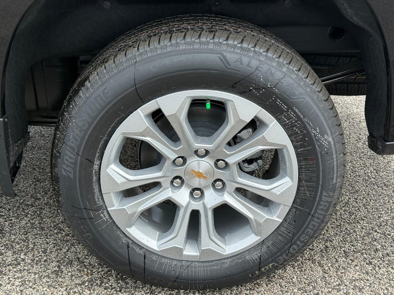Chevrolet Silverado 1500 Vehicle Full-screen Gallery Image 4