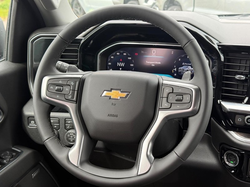 Chevrolet Silverado 1500 Vehicle Full-screen Gallery Image 7