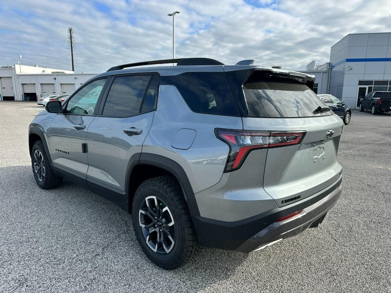 Chevrolet Equinox Vehicle Full-screen Gallery Image 3