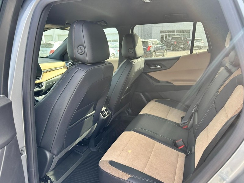 Chevrolet Equinox Vehicle Full-screen Gallery Image 4