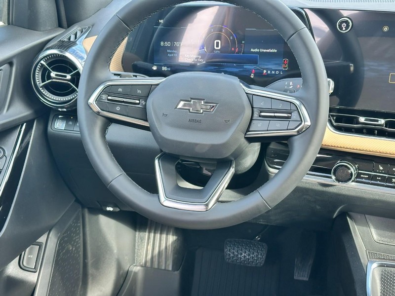 Chevrolet Equinox Vehicle Full-screen Gallery Image 6