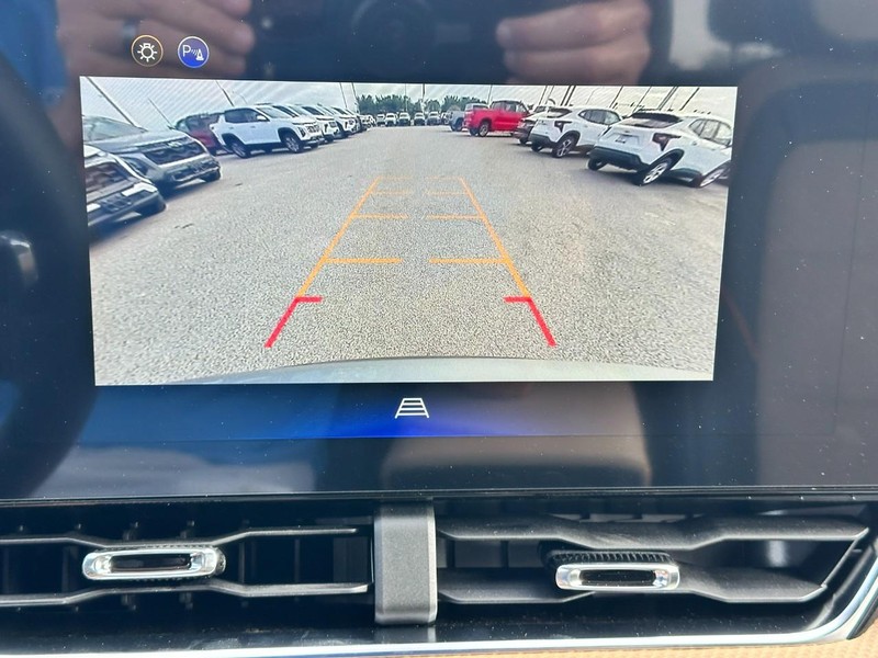 Chevrolet Equinox Vehicle Full-screen Gallery Image 14