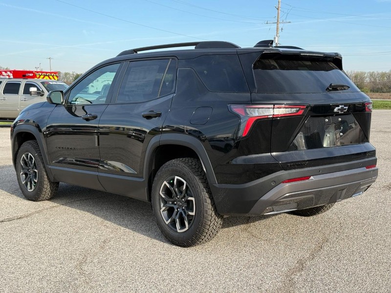 Chevrolet Equinox Vehicle Full-screen Gallery Image 3