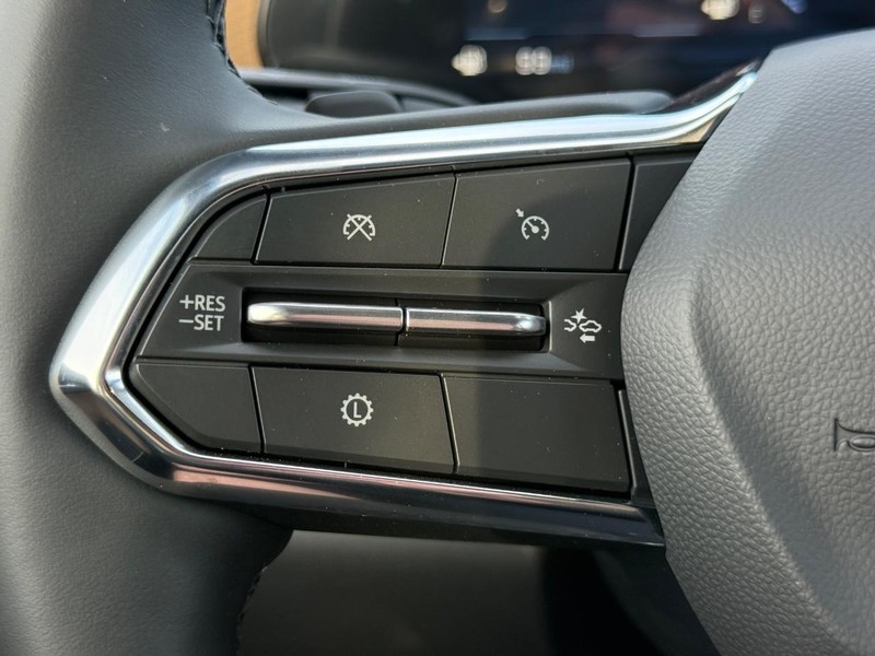 Chevrolet Equinox Vehicle Full-screen Gallery Image 8