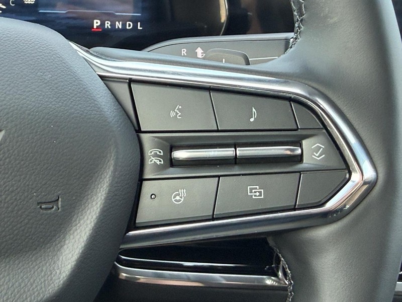 Chevrolet Equinox Vehicle Full-screen Gallery Image 9