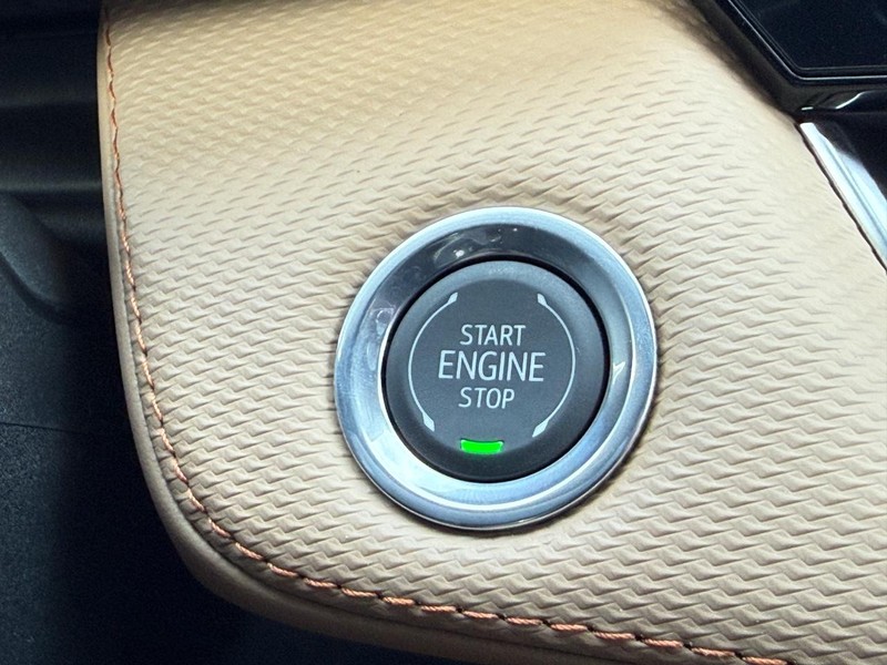 Chevrolet Equinox Vehicle Full-screen Gallery Image 10