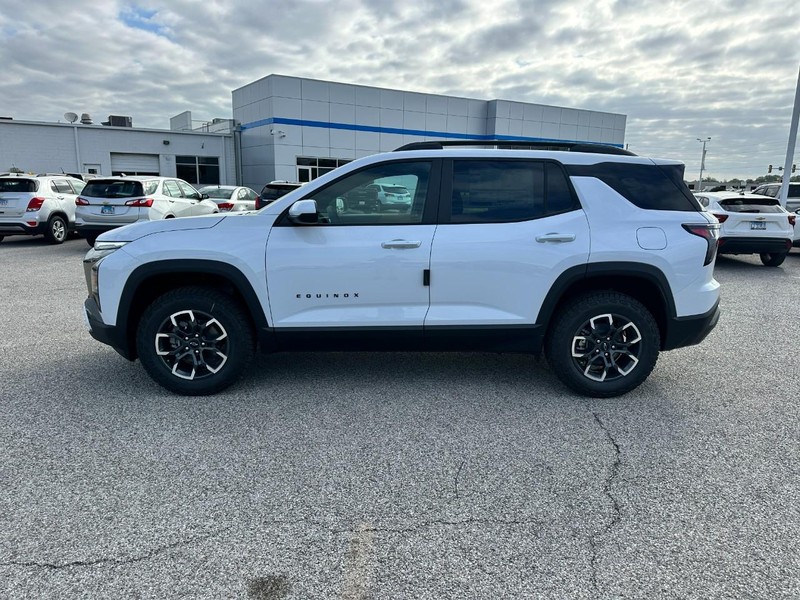 Chevrolet Equinox Vehicle Full-screen Gallery Image 2