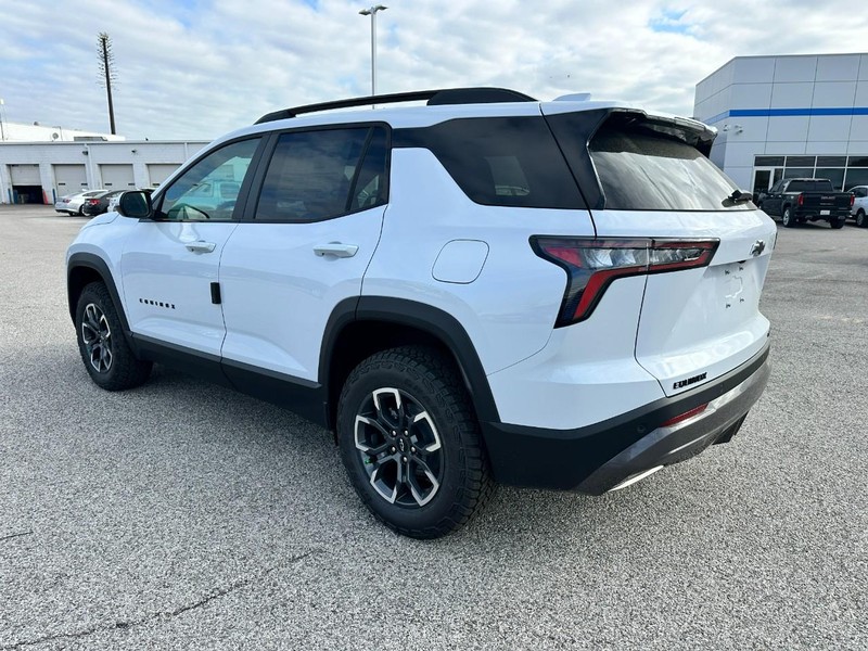 Chevrolet Equinox Vehicle Full-screen Gallery Image 3