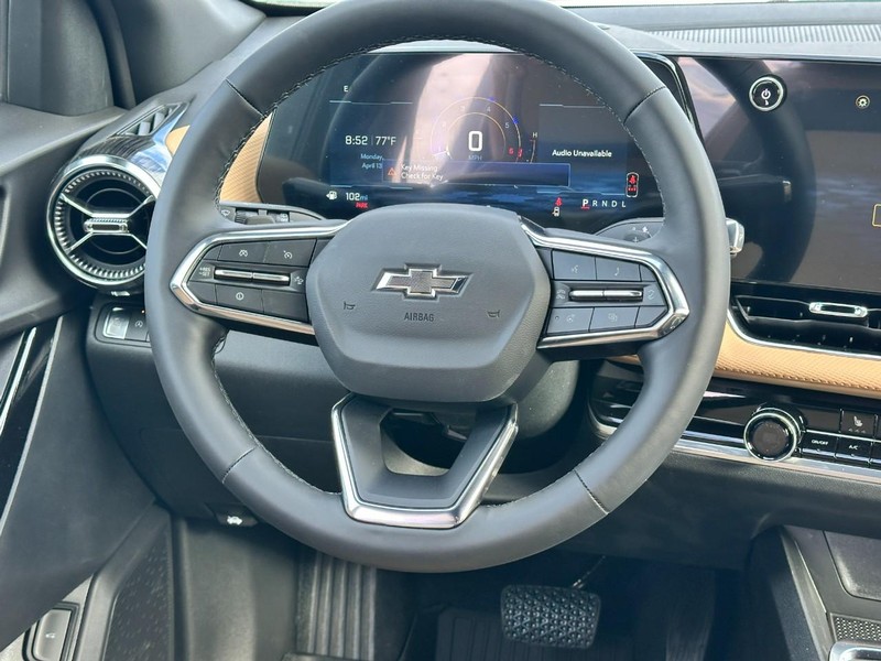 Chevrolet Equinox Vehicle Full-screen Gallery Image 6