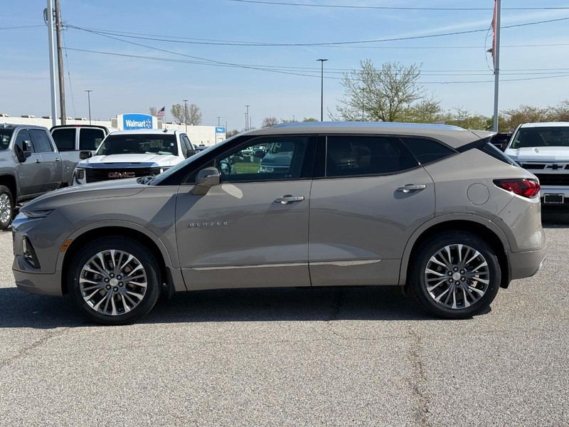 Chevrolet Blazer Vehicle Full-screen Gallery Image 2