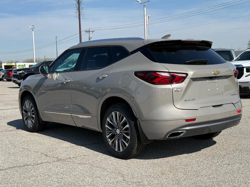 Chevrolet Blazer Vehicle Full-screen Gallery Image 3