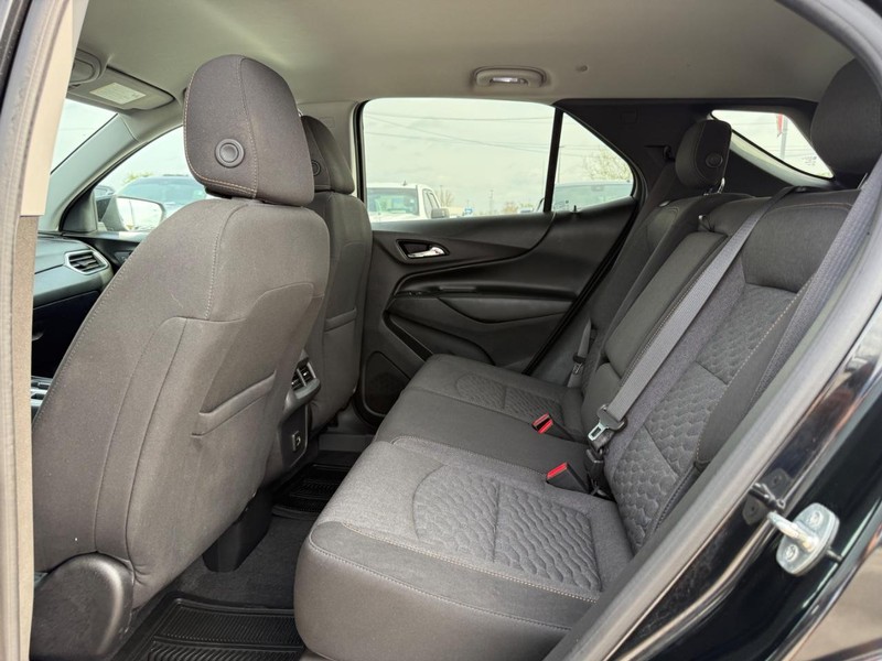 Chevrolet Equinox Vehicle Full-screen Gallery Image 10