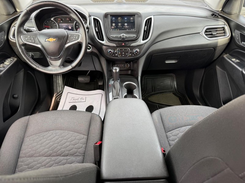 Chevrolet Equinox Vehicle Full-screen Gallery Image 11