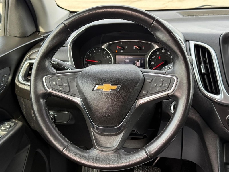 Chevrolet Equinox Vehicle Full-screen Gallery Image 12