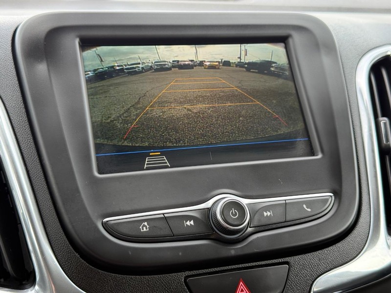 Chevrolet Equinox Vehicle Full-screen Gallery Image 17