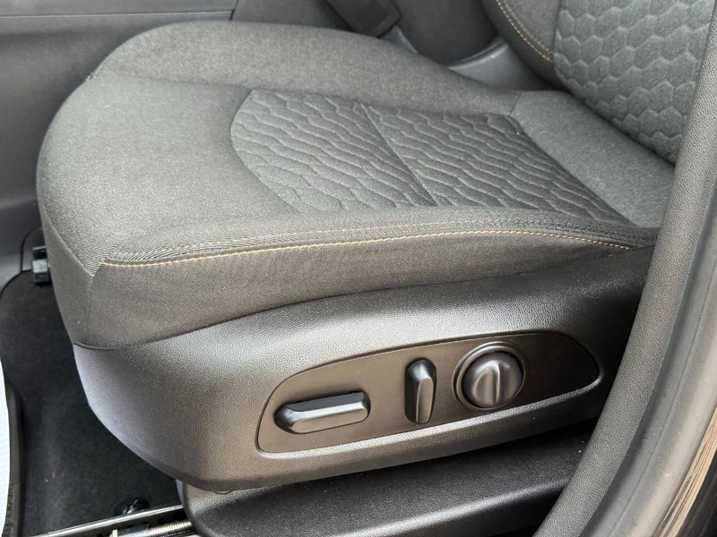 Chevrolet Equinox Vehicle Full-screen Gallery Image 23