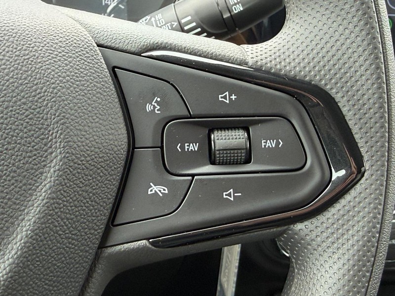 Chevrolet Trax Vehicle Full-screen Gallery Image 5