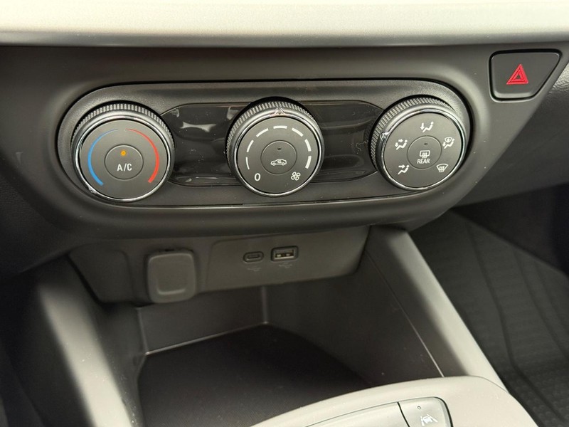 Chevrolet Trax Vehicle Full-screen Gallery Image 8