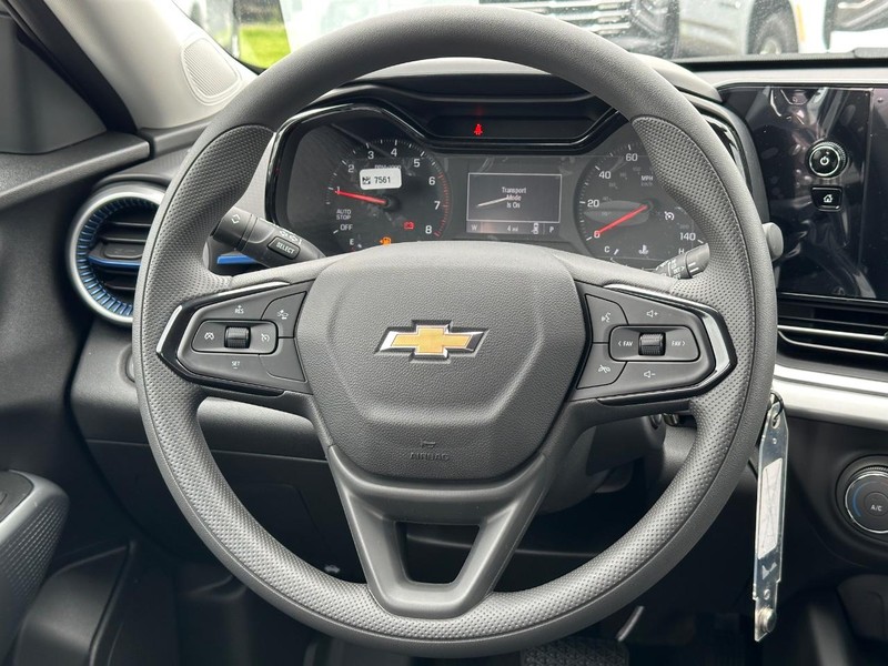 Chevrolet Trax Vehicle Full-screen Gallery Image 7