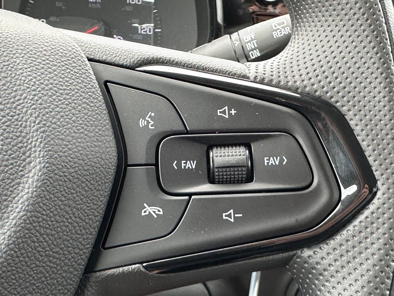 Chevrolet Trax Vehicle Full-screen Gallery Image 9