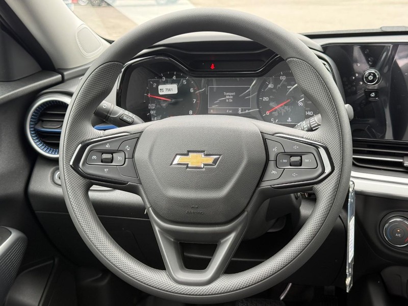 Chevrolet Trax Vehicle Full-screen Gallery Image 7