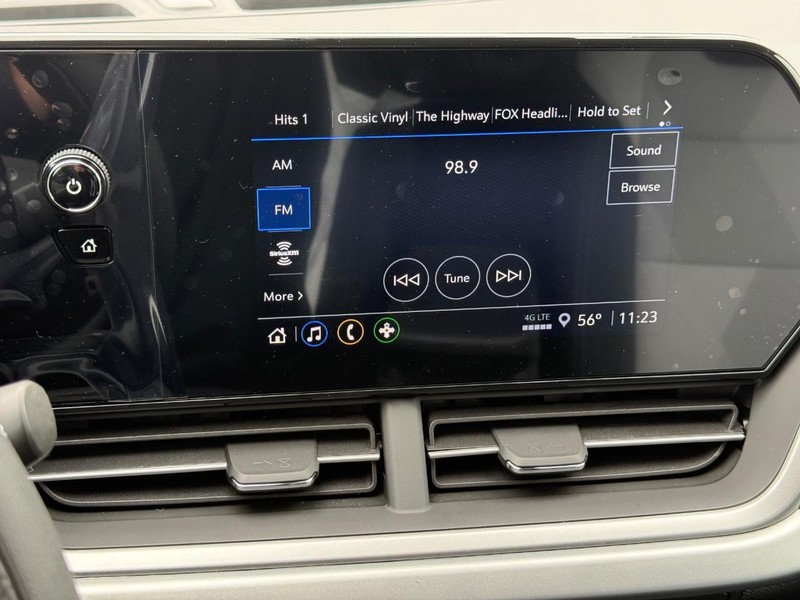 Chevrolet Trax Vehicle Full-screen Gallery Image 10