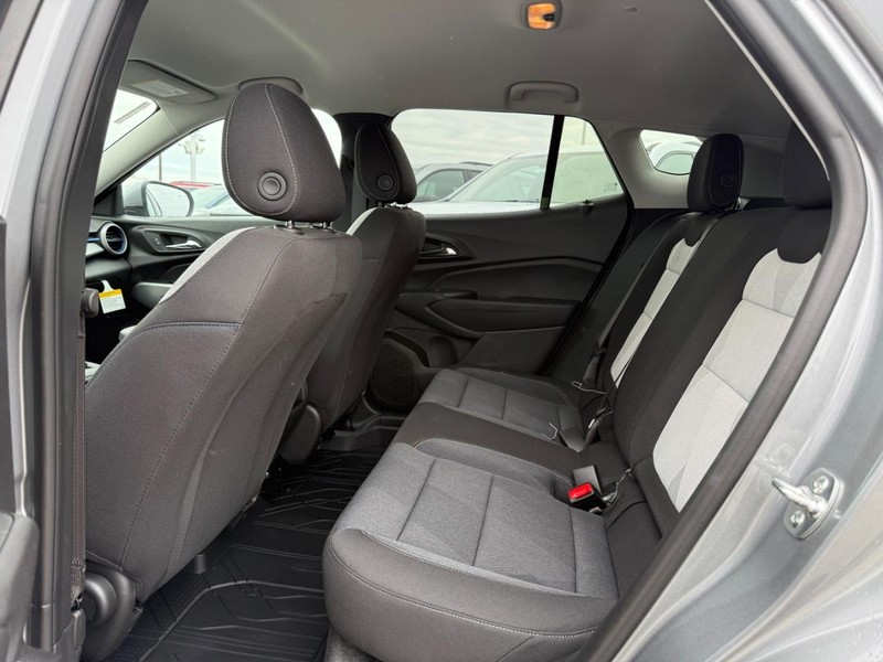 Chevrolet Trax Vehicle Full-screen Gallery Image 5