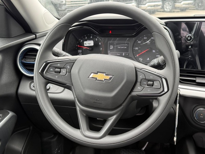 Chevrolet Trax Vehicle Full-screen Gallery Image 7