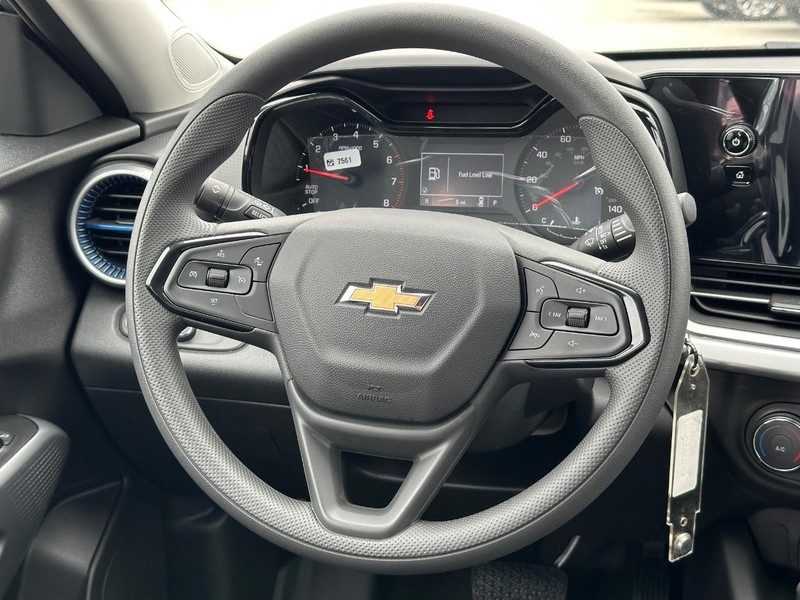 Chevrolet Trax Vehicle Full-screen Gallery Image 7