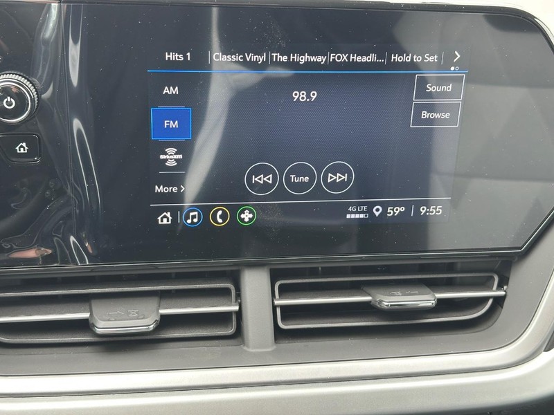 Chevrolet Trax Vehicle Full-screen Gallery Image 10