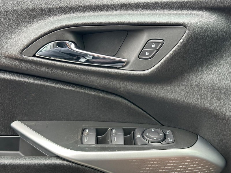 Chevrolet Trax Vehicle Full-screen Gallery Image 15
