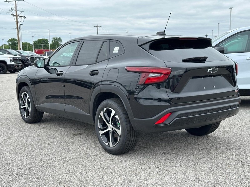 Chevrolet Trax Vehicle Full-screen Gallery Image 3