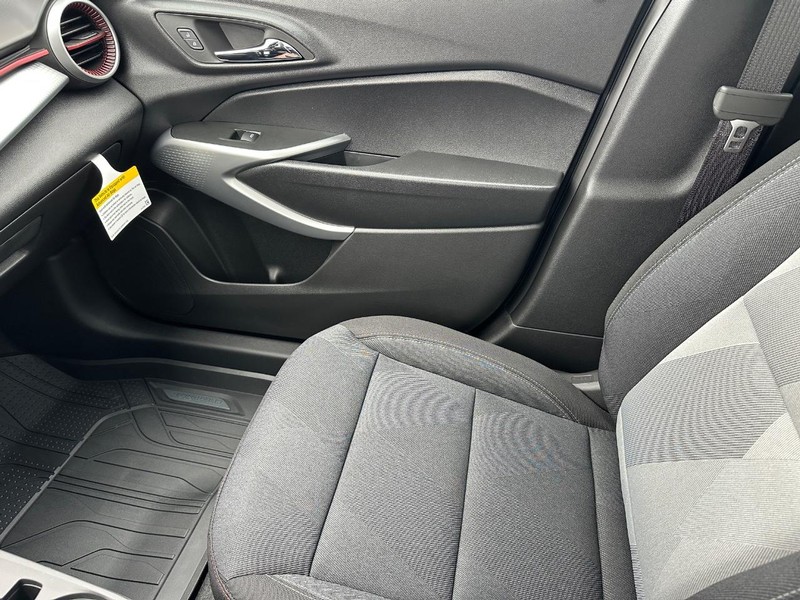 Chevrolet Trax Vehicle Full-screen Gallery Image 14