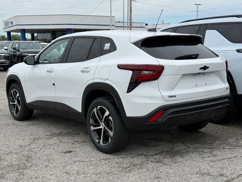 Chevrolet Trax Vehicle Full-screen Gallery Image 3