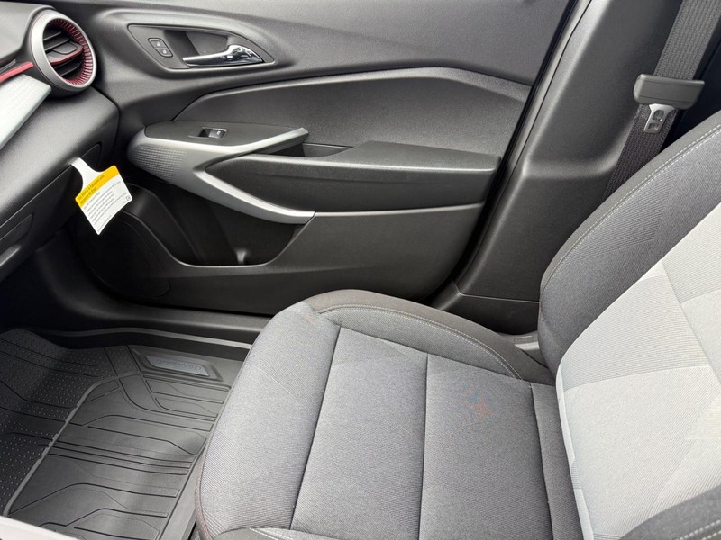 Chevrolet Trax Vehicle Full-screen Gallery Image 14
