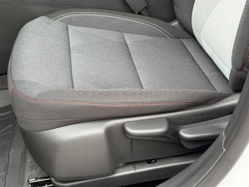 Chevrolet Trax Vehicle Full-screen Gallery Image 16