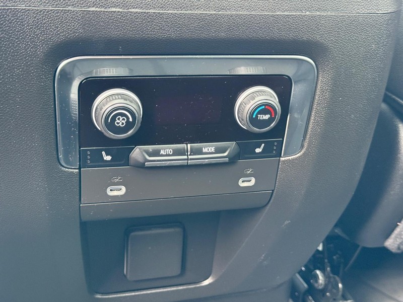 Chevrolet Tahoe Vehicle Full-screen Gallery Image 13