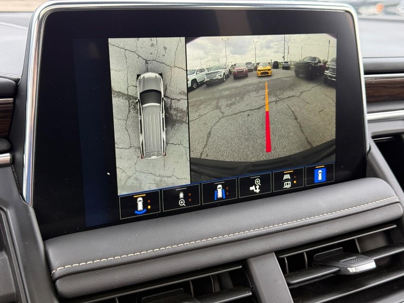 Chevrolet Tahoe Vehicle Full-screen Gallery Image 21