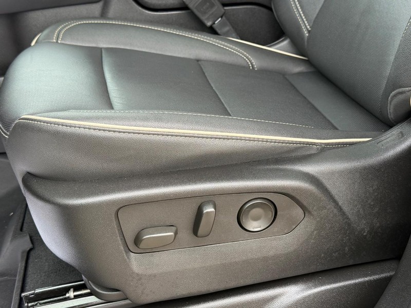 Chevrolet Tahoe Vehicle Full-screen Gallery Image 28