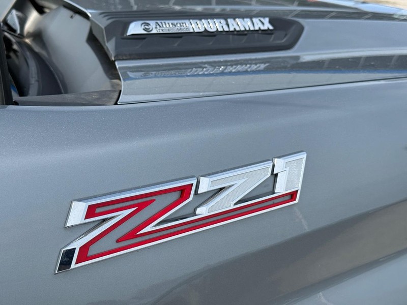 Chevrolet Silverado 2500HD Vehicle Full-screen Gallery Image 8