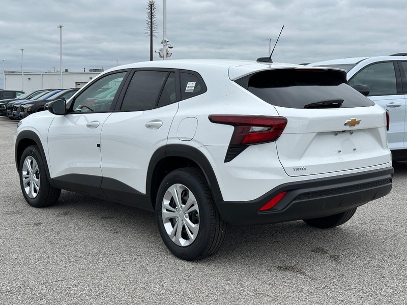 Chevrolet Trax Vehicle Full-screen Gallery Image 3