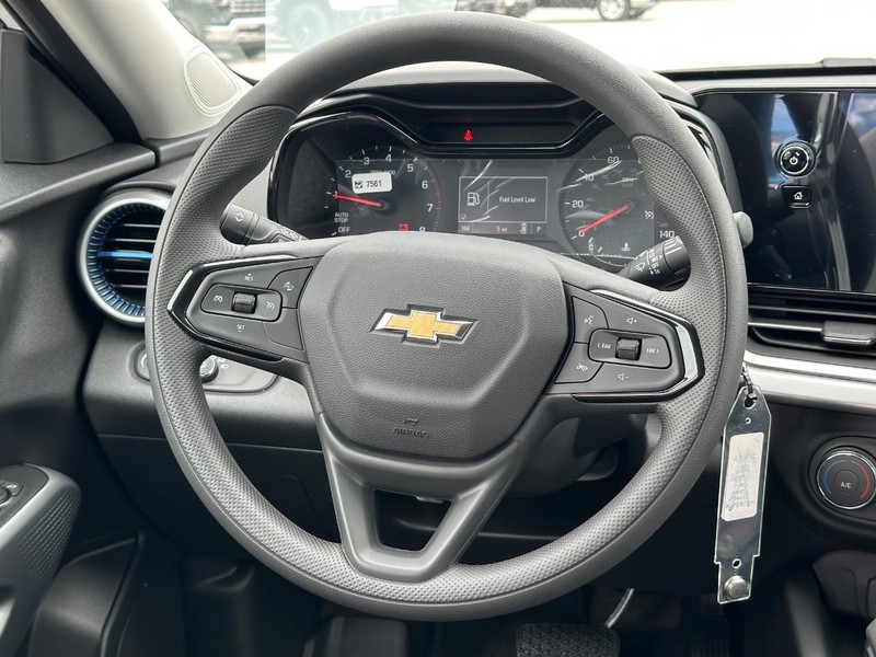 Chevrolet Trax Vehicle Full-screen Gallery Image 7