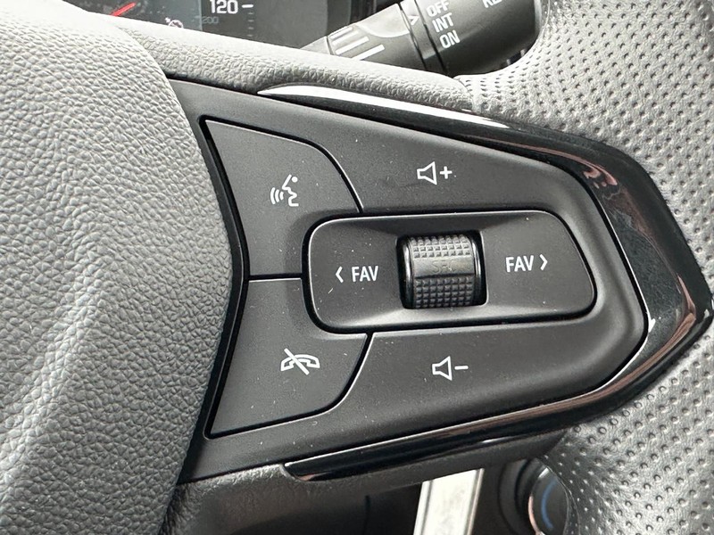 Chevrolet Trax Vehicle Full-screen Gallery Image 9