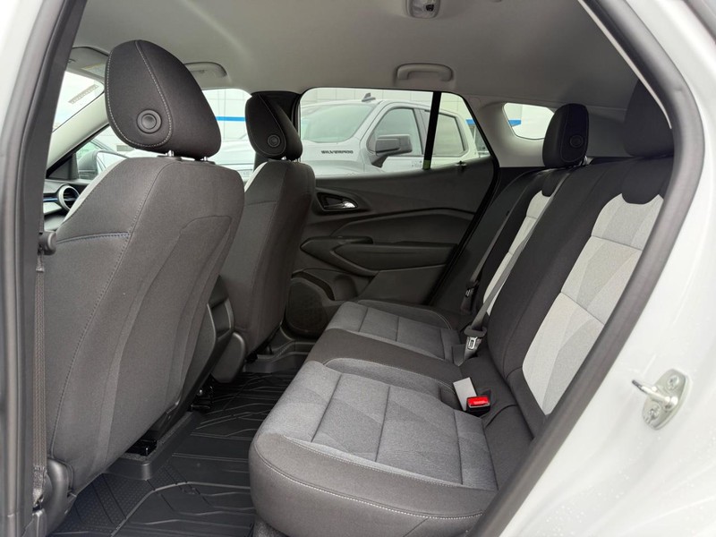 Chevrolet Trax Vehicle Full-screen Gallery Image 5