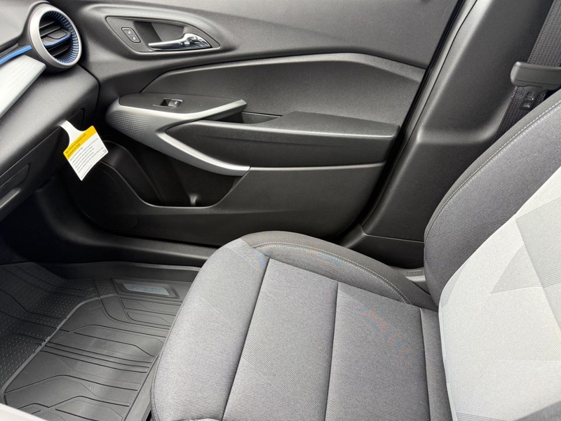 Chevrolet Trax Vehicle Full-screen Gallery Image 14
