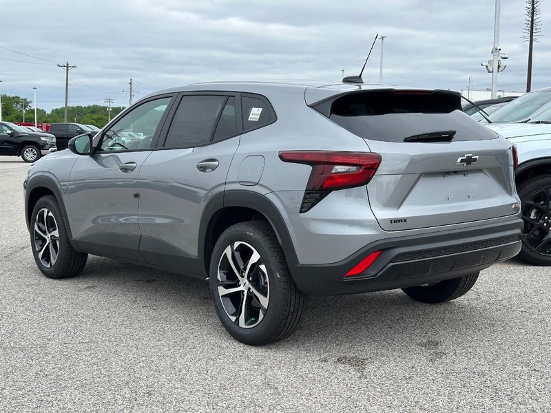Chevrolet Trax Vehicle Full-screen Gallery Image 3