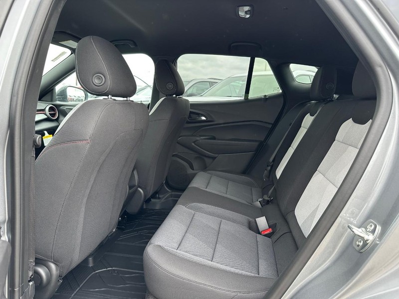 Chevrolet Trax Vehicle Full-screen Gallery Image 5