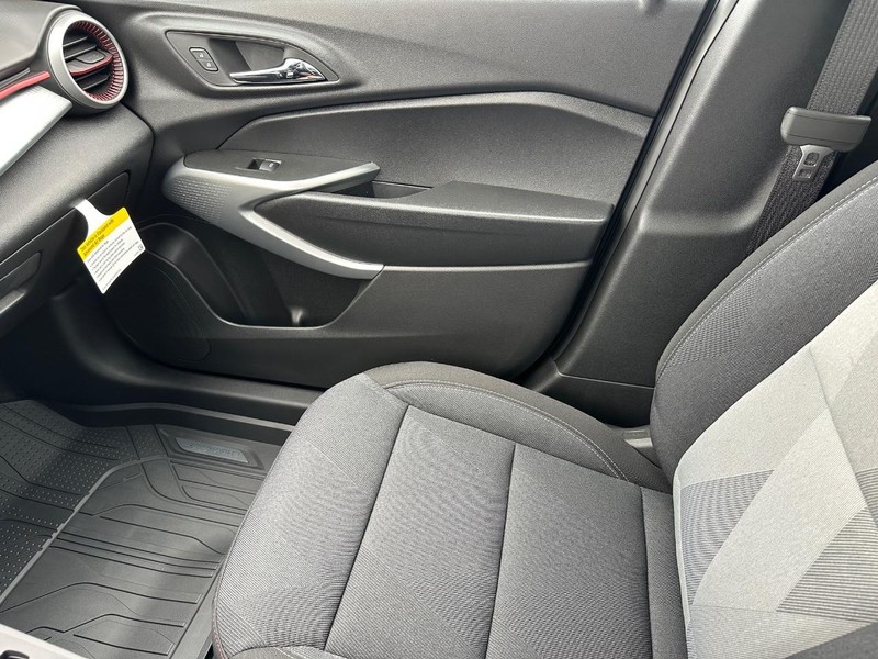 Chevrolet Trax Vehicle Full-screen Gallery Image 14
