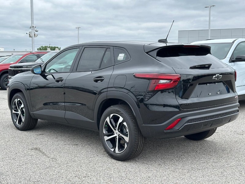 Chevrolet Trax Vehicle Full-screen Gallery Image 3